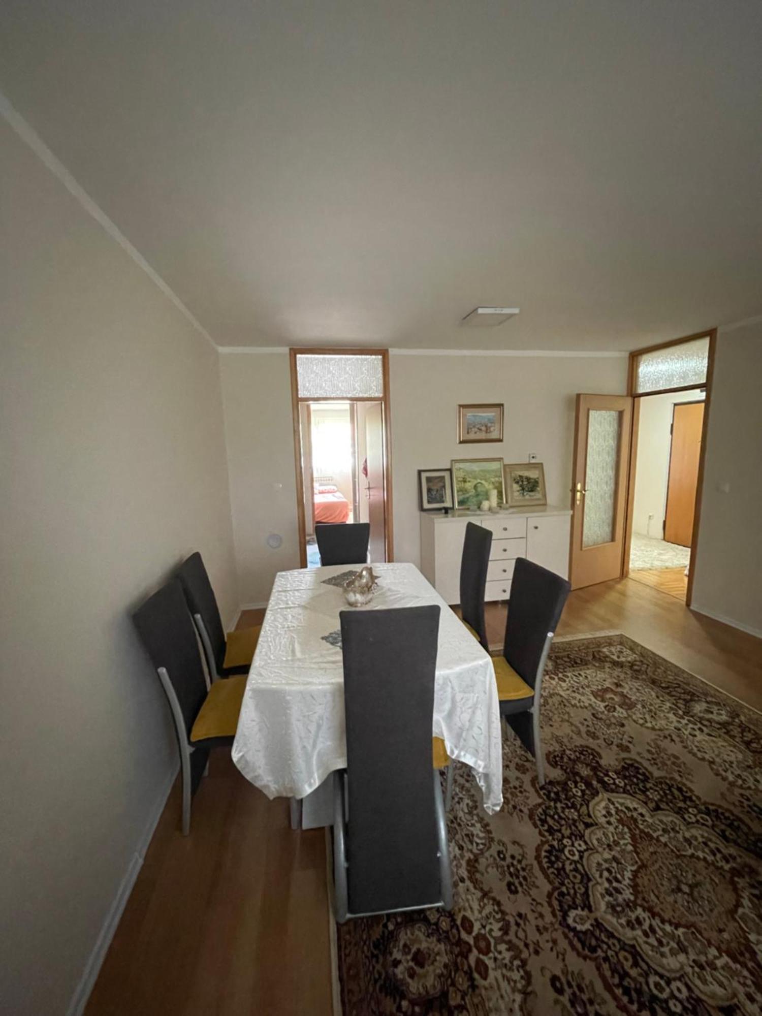 Stan Na Dan, Dobrinja Apartment *
